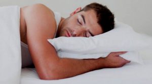 Ngủ không đúng cách sẽ khiến nam giới sẽ bị "yêu" yếu đi